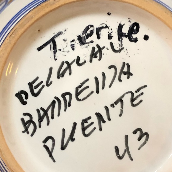 Talavera Style Hand-painted Vase from Mexico - Picture 4 of 4